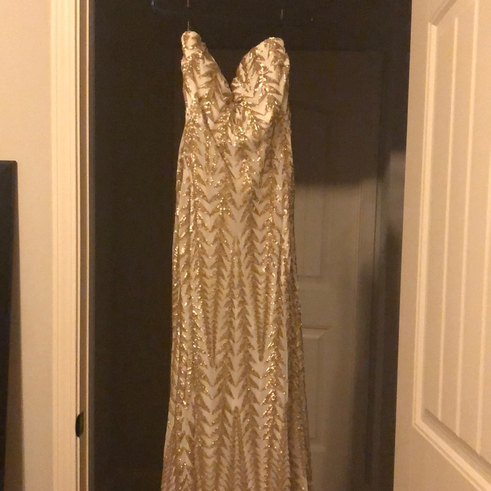 White & Gold Gown - Picture 6 of 6